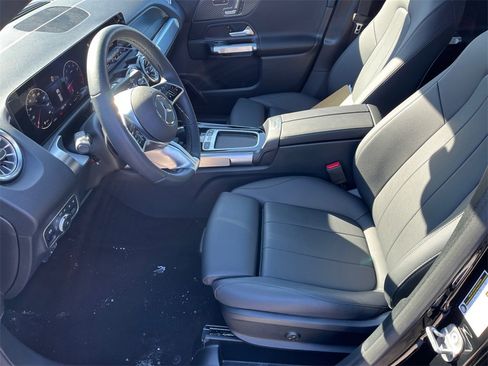 Certified 2025 Mercedes-Benz GLB 250 4MATIC image 9