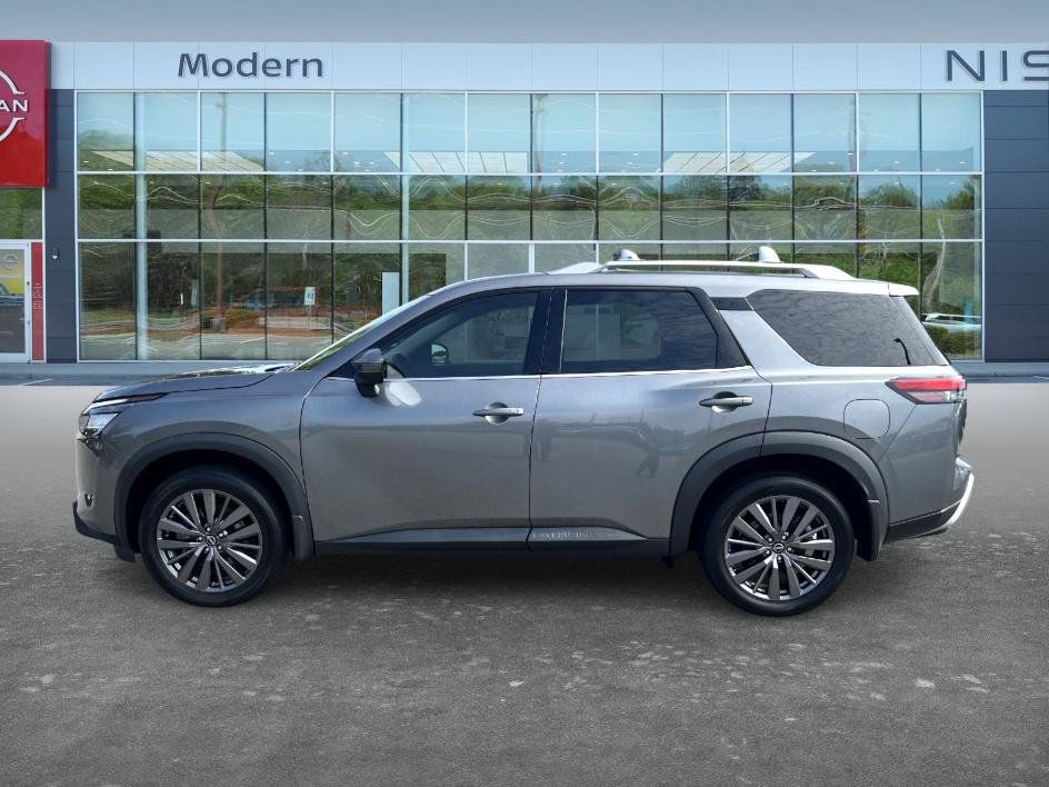 Certified 2024 Nissan Pathfinder SL w/ SL Premium Package FWD image 8