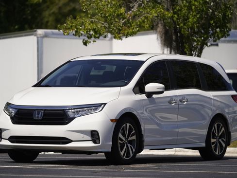 Used 2024 Honda Odyssey Touring image 45