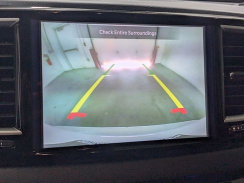 Certified 2023 Chrysler Pacifica Touring-L FWD image 16