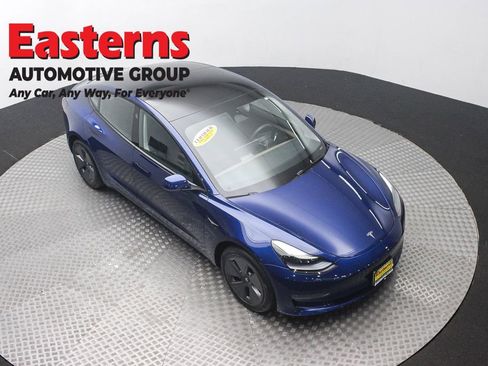 Used 2023 Tesla Model 3 Standard Range RWD image 3