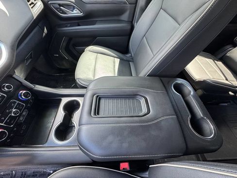 Used 2024 GMC Yukon XL SLT AWD/4WD image 20