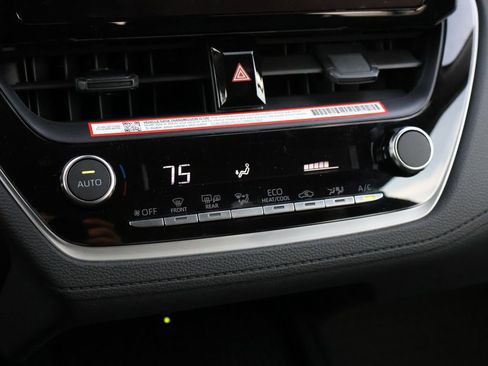 Used 2026 Toyota Corolla Cross LE image 21