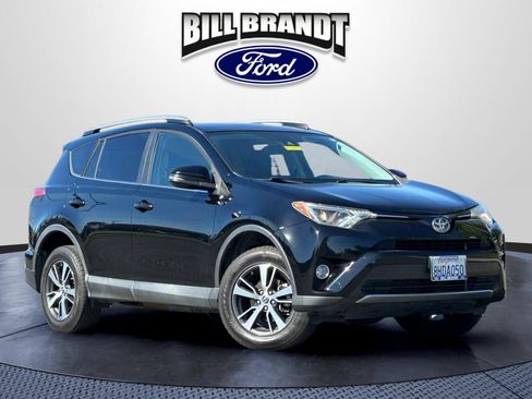 Used 2018 Toyota RAV4 XLE FWD image 1