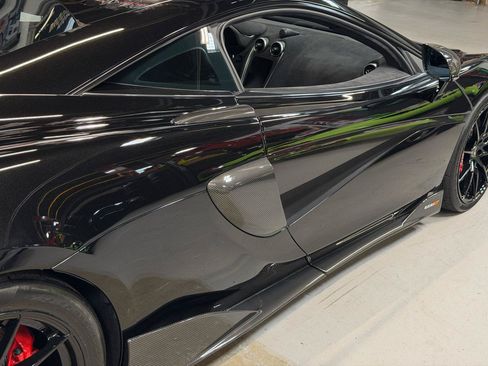 Used 2019 McLaren 600LT RWD image 17