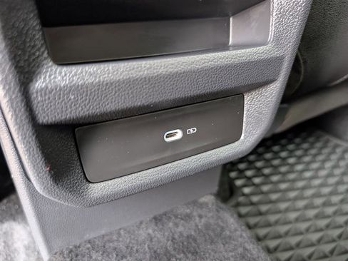 Certified 2024 Volkswagen Taos SE w/ Panoramic Sunroof Package image 22