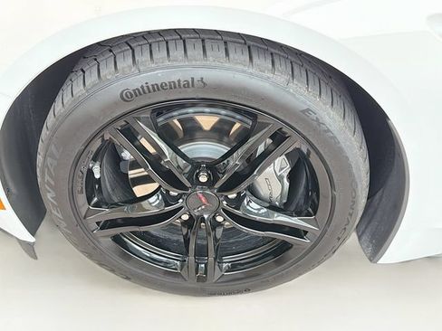 Used 2017 Chevrolet Corvette Stingray Coupe w/ Carbon Flash Badge Package RWD image 20