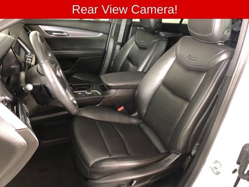 Used 2025 Cadillac XT6 Luxury AWD/4WD image 11