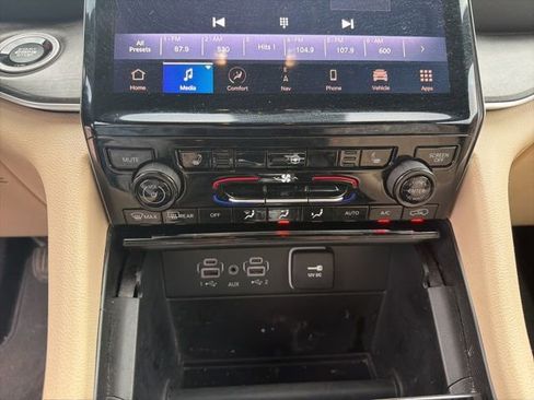 Used 2023 Jeep Grand Cherokee L Limited image 9