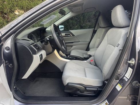 Used 2015 Honda Accord LX image 10