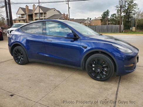 Used 2022 Tesla Model Y Long Range image 6