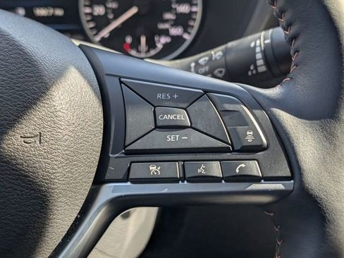 Used 2025 Nissan Sentra SR w/ SR Premium Package image 24