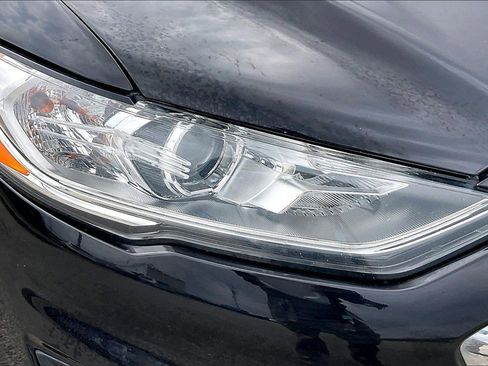 Used 2019 Ford Fusion SE image 31