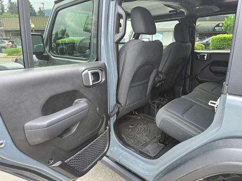 Used 2024 Jeep Wrangler Unlimited Sport AWD/4WD image 19