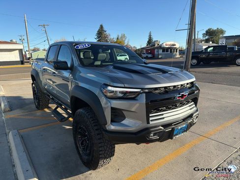 Used 2024 Chevrolet Colorado ZR2 w/ ZR2 Bison Edition image 4