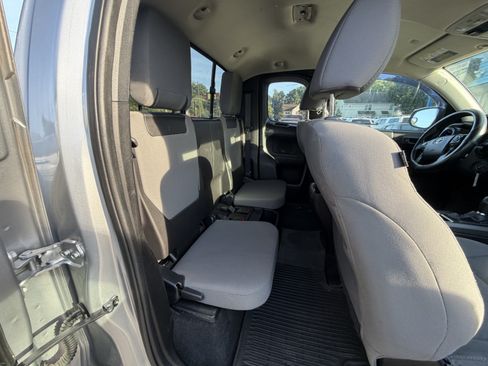Used 2021 Toyota Tacoma SR w/ SR Convenience Package RWD image 14