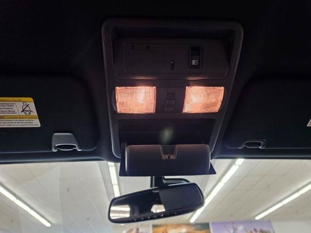 Used 2019 Nissan Titan SV w/ SV Convenience Package AWD/4WD image 27