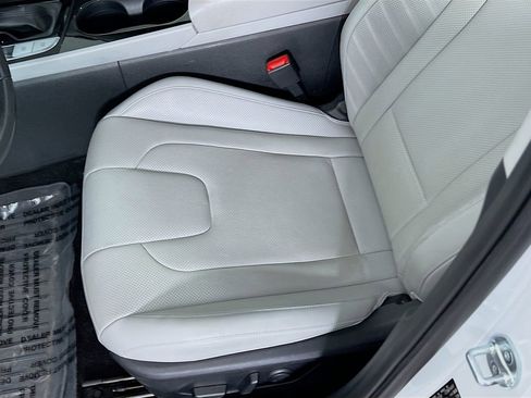 Certified 2023 Hyundai Elantra Limited FWD image 20
