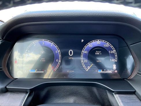 Used 2024 Jeep Grand Cherokee Limited w/ Black Appearance Package image 22