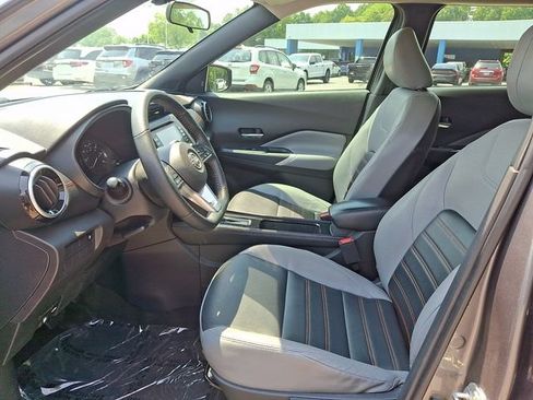 Used 2023 Nissan Kicks SR w/ SR Premium Package FWD image 14