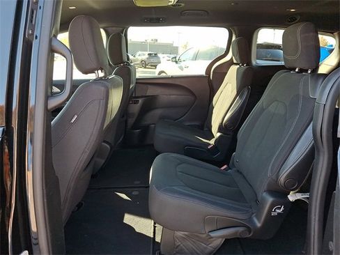 Used 2019 Chrysler Pacifica Touring Plus w/ S Appearance Package image 10