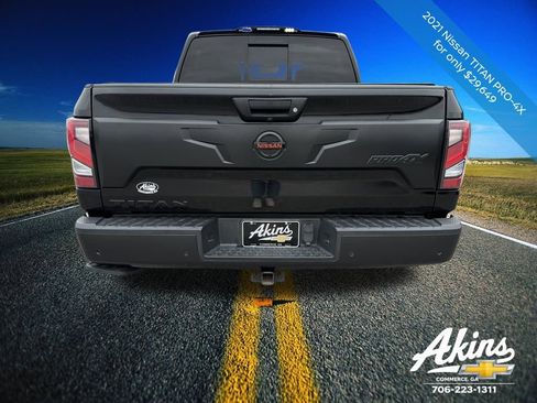 Used 2021 Nissan Titan PRO-4X w/ Pro-4x Convenience Package image 7