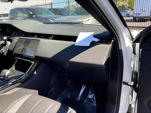 New 2026 Land Rover Range Rover Evoque Dynamic SE image 27
