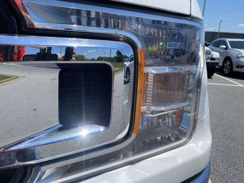 Used 2018 Ford F150 XLT w/ Equipment Group 302A Luxury AWD/4WD image 12