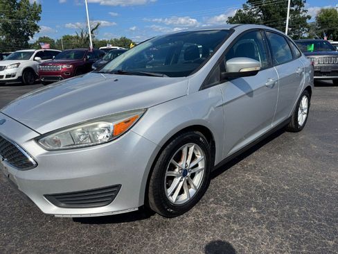 Used 2015 Ford Focus SE FWD image 9