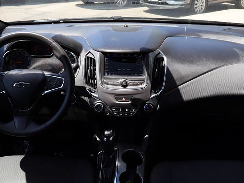 Used 2019 Chevrolet Cruze LT w/ Convenience Package FWD image 32