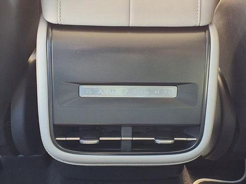 New 2026 Lincoln Nautilus Premier AWD/4WD image 11