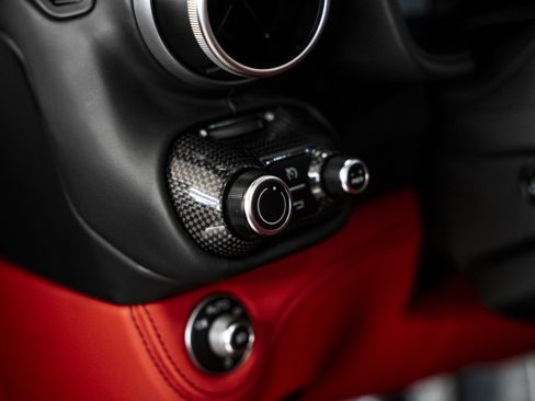 Certified 2023 Ferrari Portofino M RWD image 38