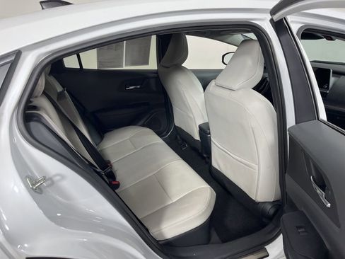 Used 2024 Toyota Prius XLE AWD/4WD image 8