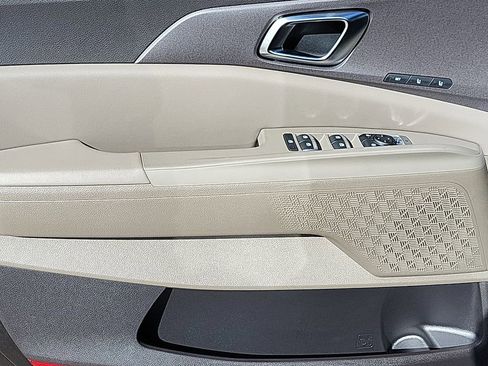 New 2026 Kia Carnival EX FWD image 6