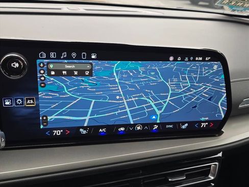 Certified 2025 Chevrolet Traverse LT image 16