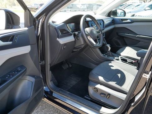 Used 2024 Volkswagen Taos SE AWD/4WD image 12