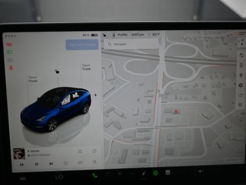 Used 2024 Tesla Model Y 2WD image 15