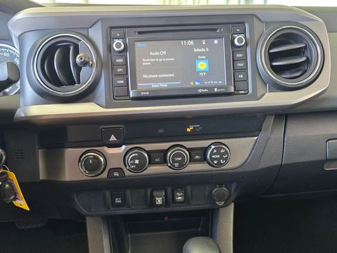 Used 2019 Toyota Tacoma SR5 AWD/4WD image 25