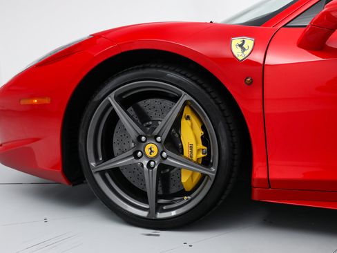 Certified 2015 Ferrari 458 Italia Coupe RWD image 15