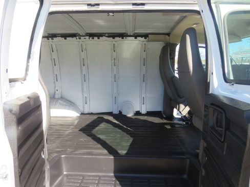 Used 2013 Chevrolet Express 2500 w/ Power Package image 17