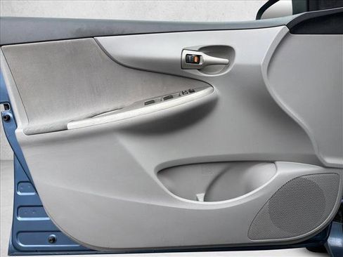 Used 2013 Toyota Corolla LE w/ Preferred Accessory Pkg #2 image 7