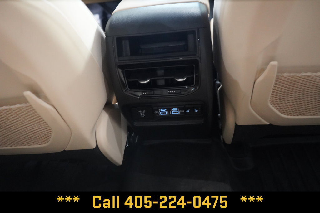 Used 2023 Jeep Grand Cherokee Limited RWD image 23