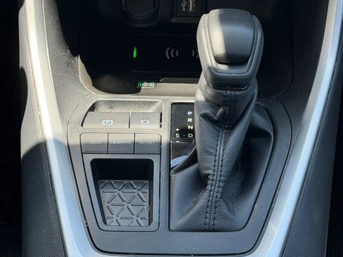 Used 2024 Toyota RAV4 XLE w/ Convenience Package FWD image 23