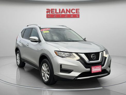 Used 2018 Nissan Rogue SV AWD/4WD image 8