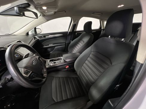 Used 2019 Ford Fusion SE image 13