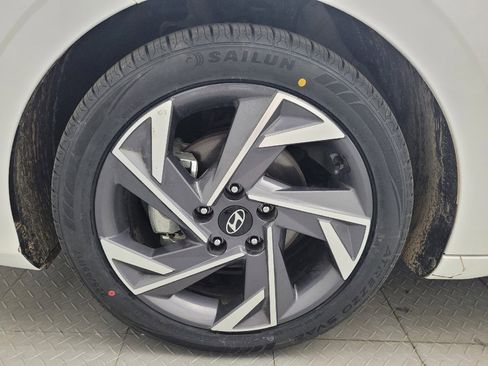 Used 2025 Hyundai Elantra Limited w/ Cargo Package FWD image 31