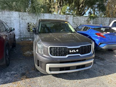 Certified 2025 Kia Telluride EX w/ EX Captain's Chair Package