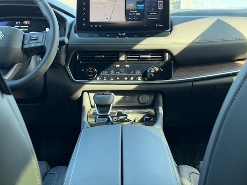 New 2026 Nissan Rogue Platinum w/ Tech Package AWD/4WD image 26