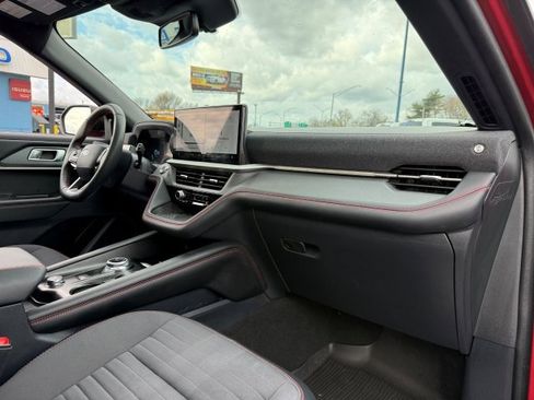 Certified 2025 Ford Explorer ST-Line w/ Premium Package AWD/4WD image 30
