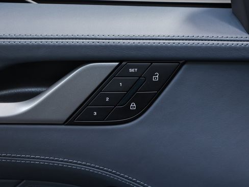 Used 2025 Porsche 911 Carrera image 36